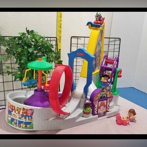 Fisher-Price Little People Surprise Sounds Fun Park